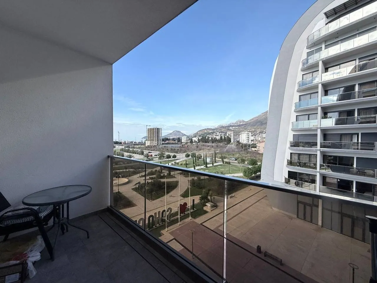 Prodaja, jednosoban stan, 65m², Soho City, Bar