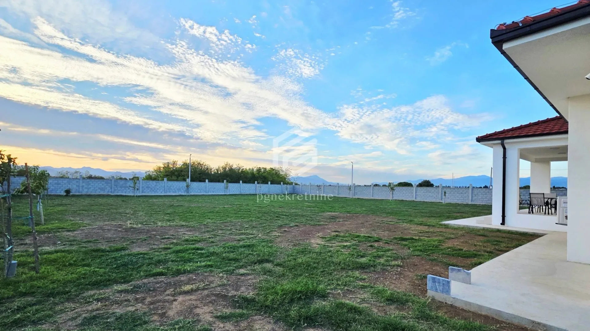 Izdavanje, kuća, 190m², Golubac, Srbija