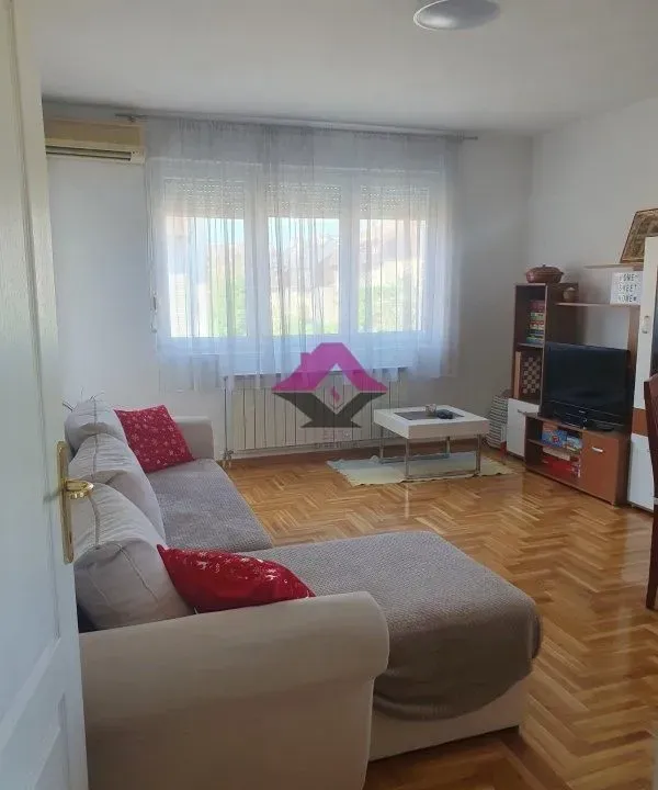 Izdavanje, dvosoban stan, 57m², Filmski Grad, Beograd