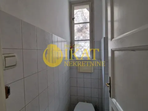 Izdavanje, kuća, 330m², Savski Venac, Beograd - image 14