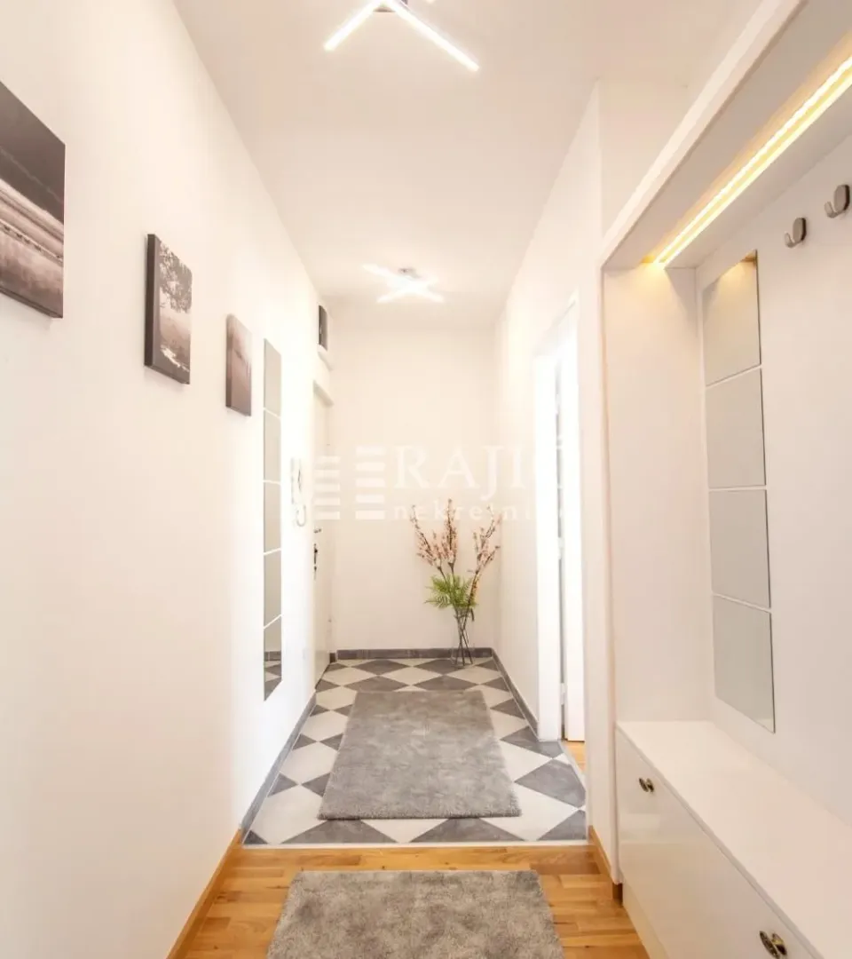 Rent, three bedroom apartment, 65m², Stari Grad, Beograd