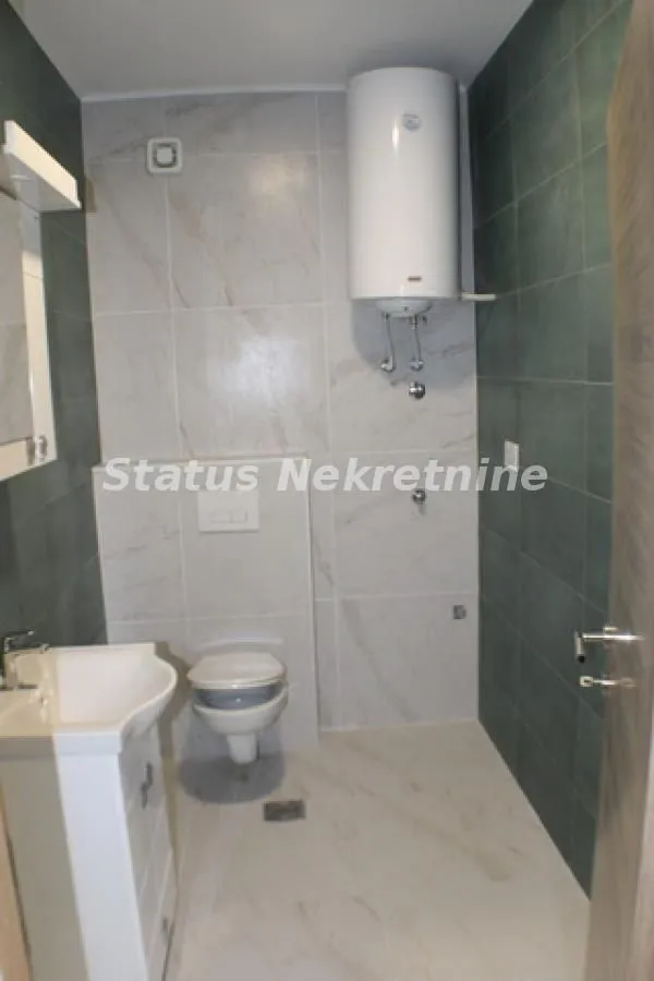 Prodaja, četvorosoban stan, 78m², Petrovaradin, Novi Sad