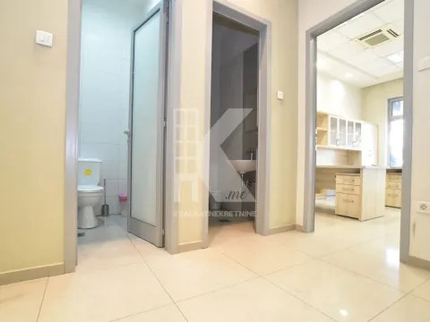 Rent, office space, 155m², Stari Aerodrom, Podgorica - image 7