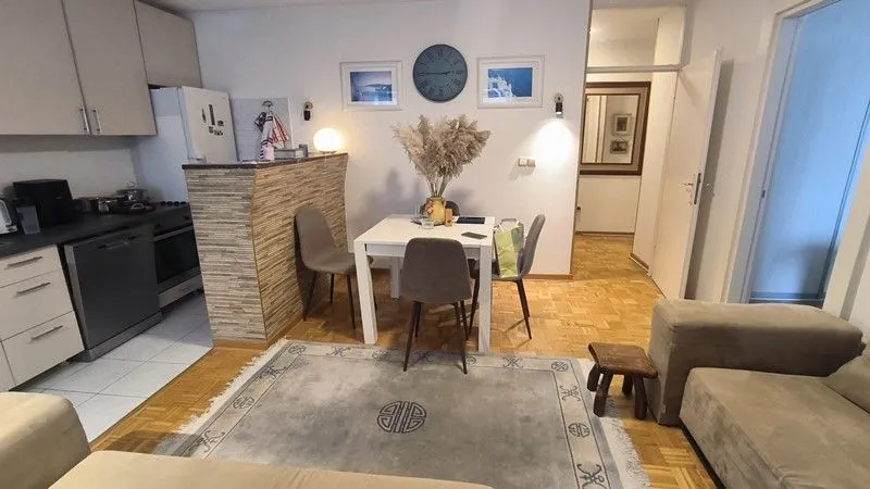 Izdavanje, dvosoban stan, 43m², Čukarica, Beograd