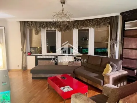 Izdavanje, stan, 74m², Đeram Pijaca, Beograd - image 2