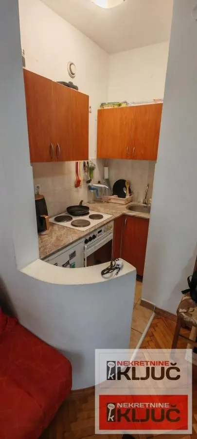 Izdavanje, jednosoban stan, 25m², Centar, Novi Sad
