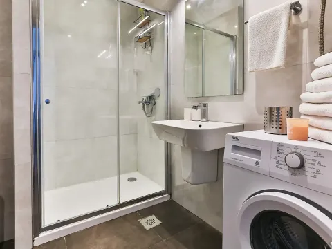 Prodaja, dvosoban stan, 46m², Budva, Crna Gora - image 8