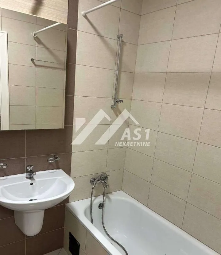 Izdavanje, dvosoban stan, 50m², Socijalno, Novi Sad Sve Podlokacije
