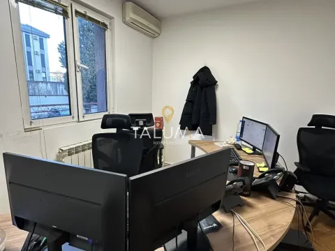 Izdavanje, kuća, 360m², Momišići, Podgorica - image 9