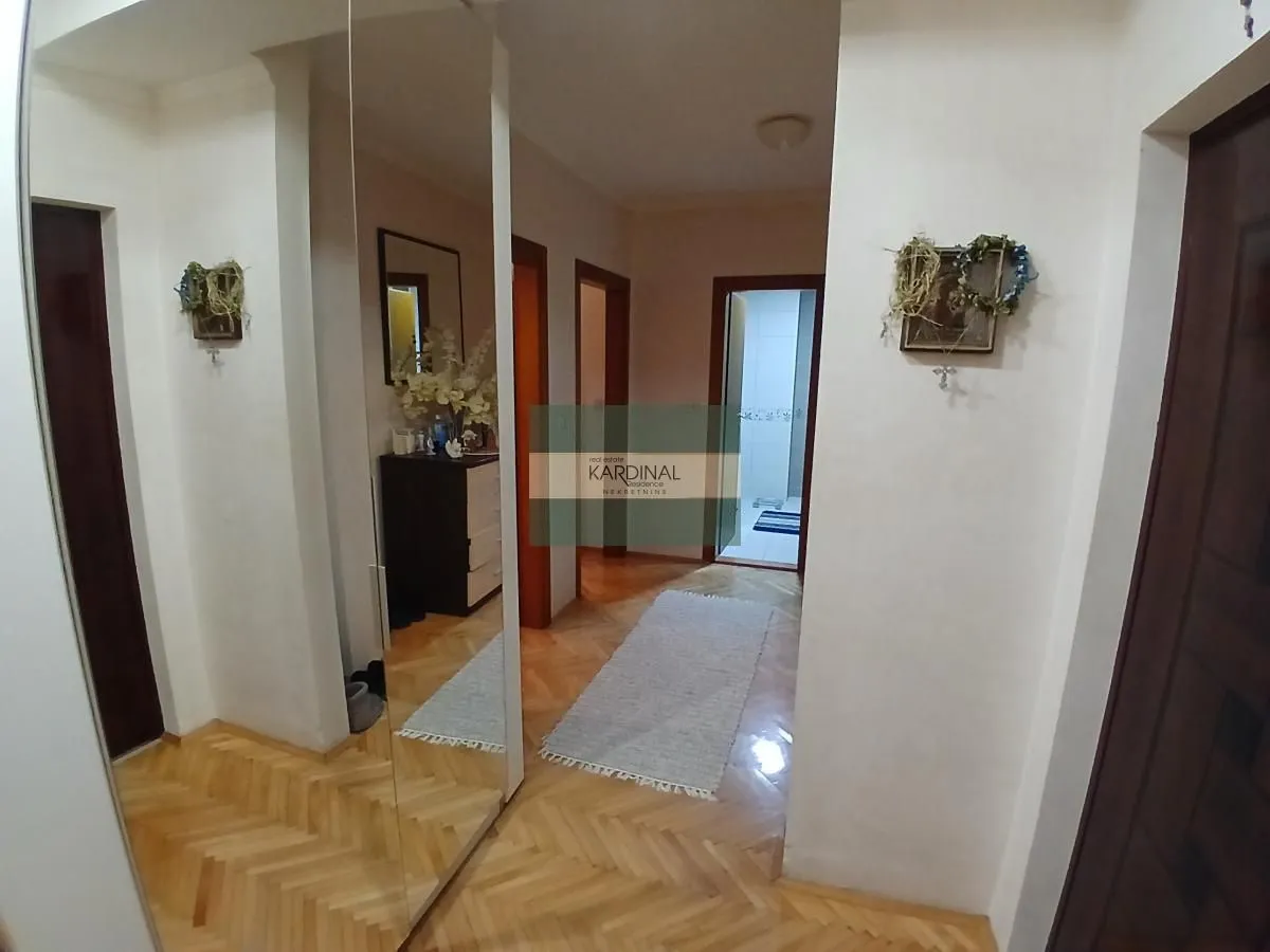 Prodaja, trosoban stan, 85m², Centar, Jagodina