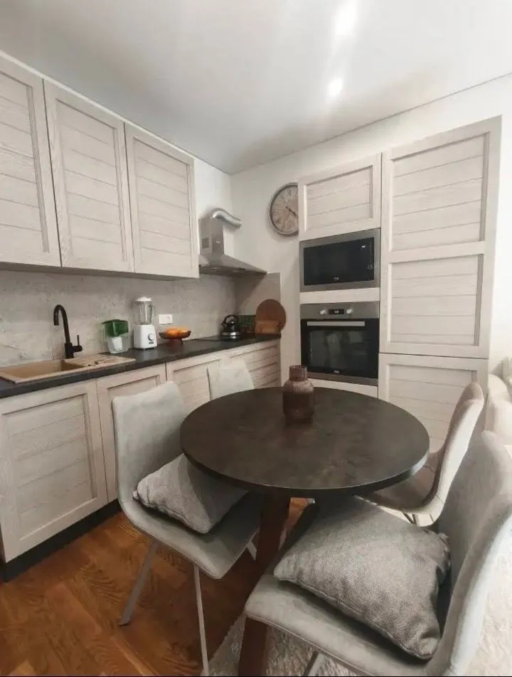 Prodaja, jednosoban stan, 37m², Podmaine, Budva