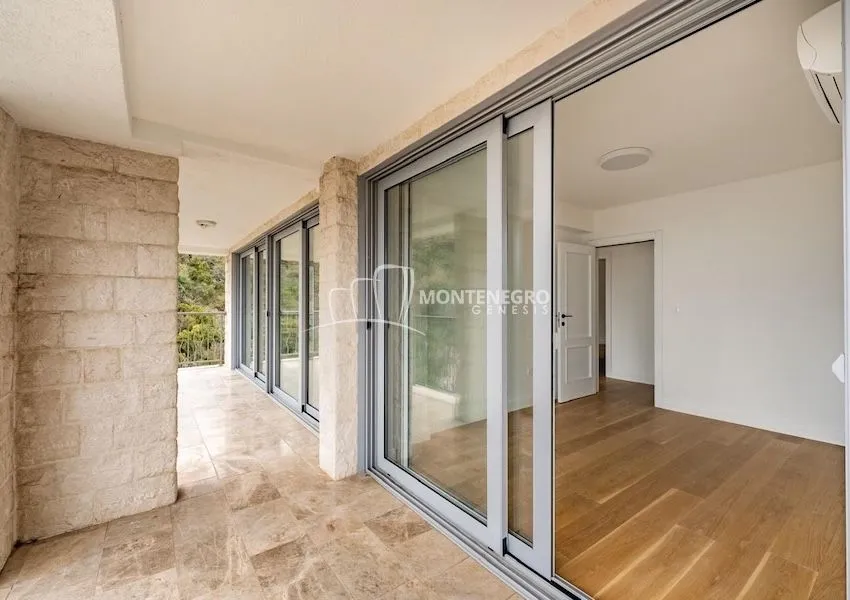 Sale, three bedroom apartment, 160m², Pržno, Budva