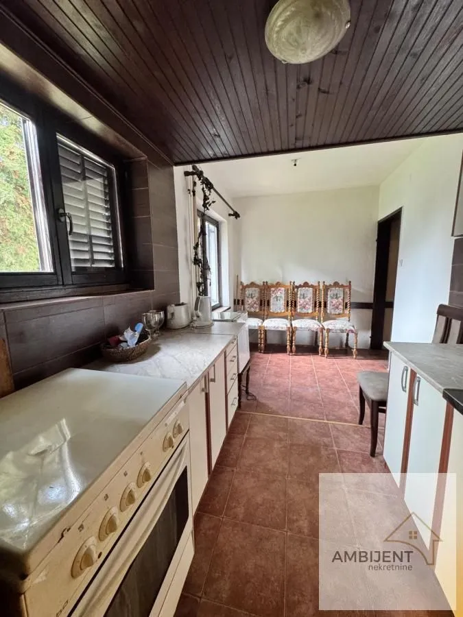 Prodaja, kuća, 203m², Novi Banovci, Stara Pazova