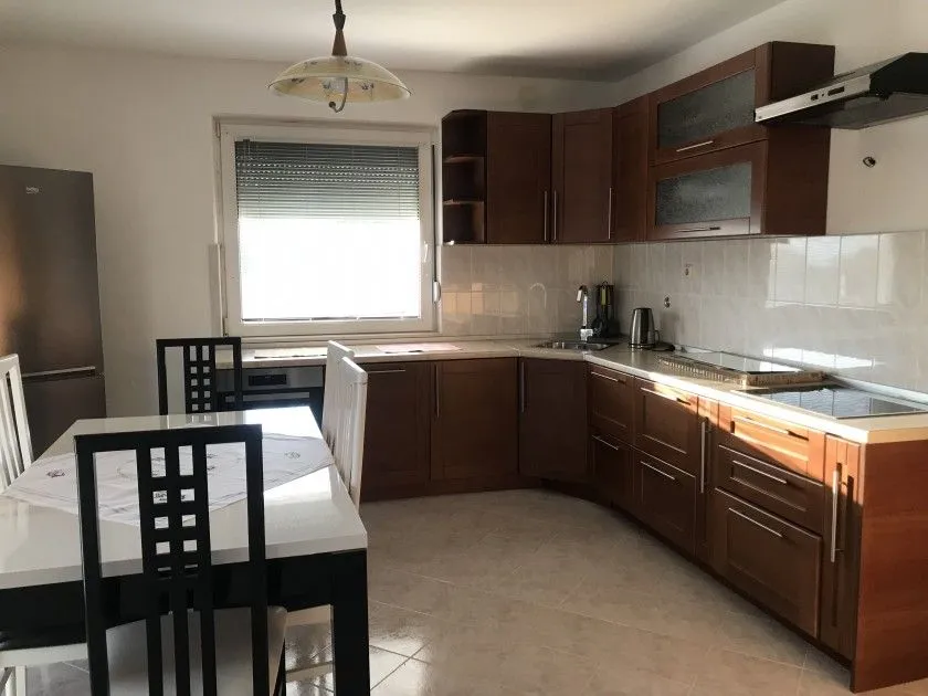Rent, three bedroom apartment, 130m², Čeluga, Bar