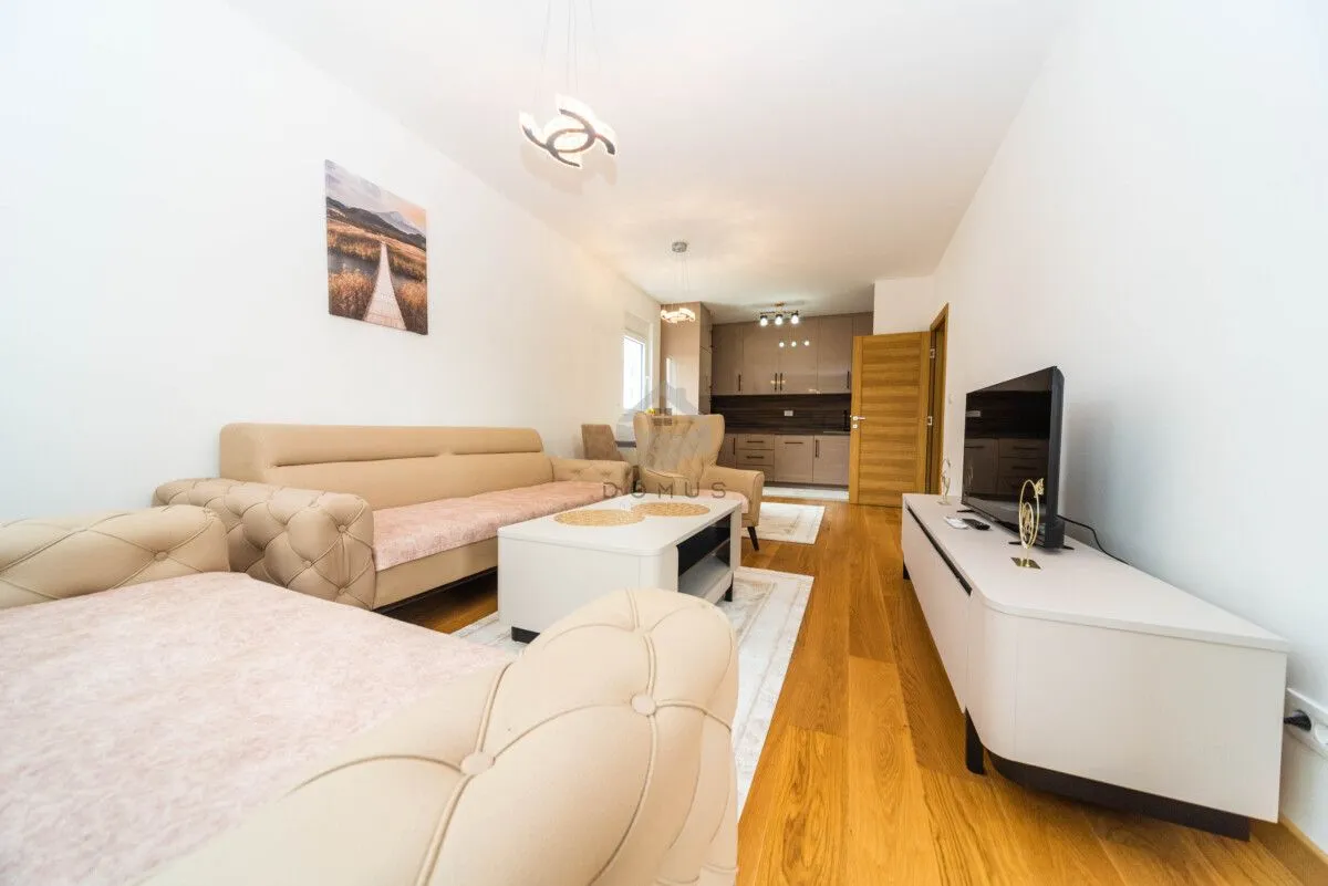 Izdavanje, dvosoban stan, 71m², New City, Podgorica