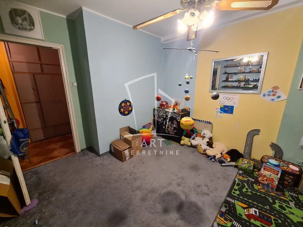 Izdavanje, trosoban stan, 72m², Vračar Sve Podlokacije, Beograd
