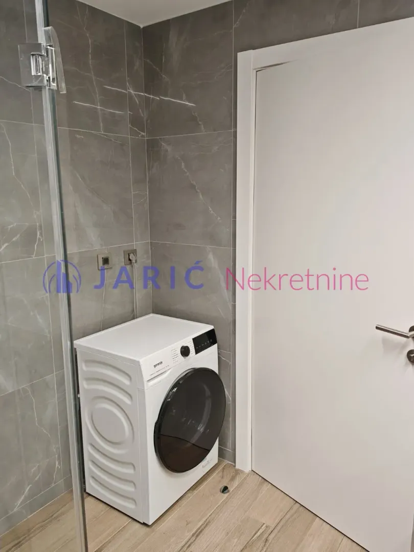 Izdavanje, dvosoban stan, 61m², Novi Beograd Blok 65, Novi Beograd Sve Podlokacije