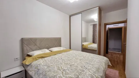 Rent, one bedroom apartment, 45m², Bečići, Budva - image 11