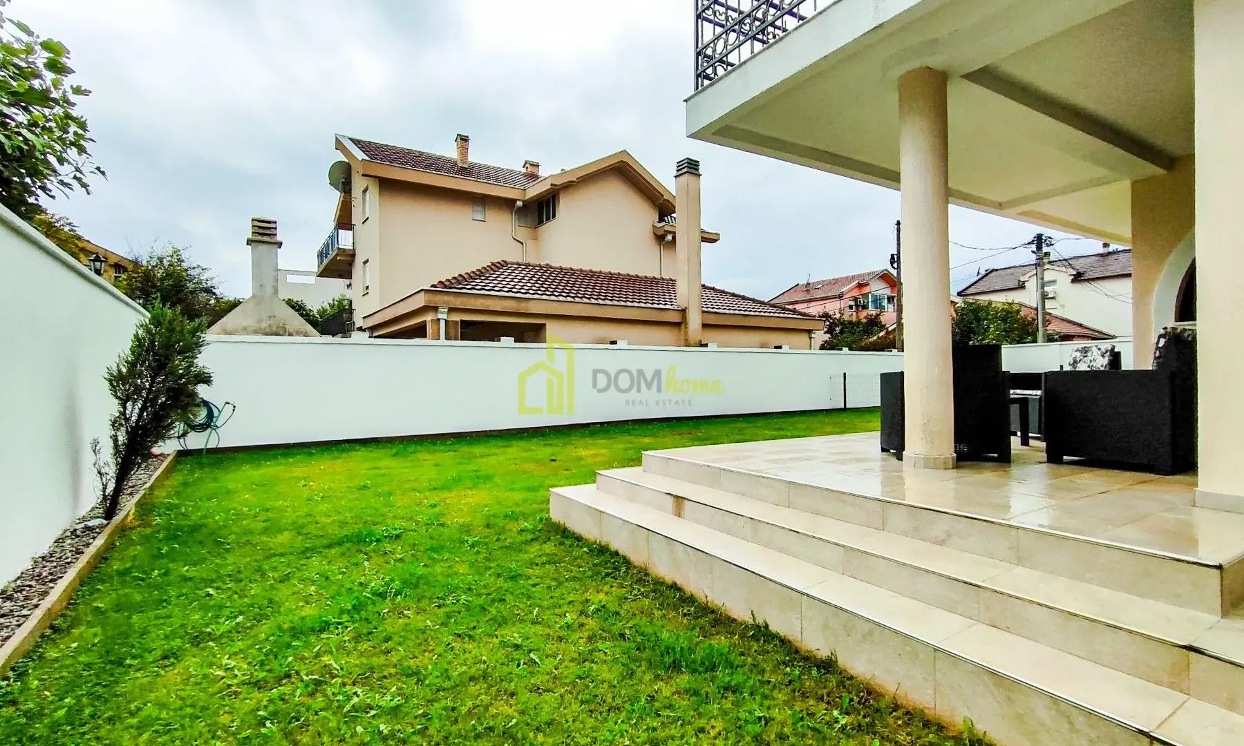 Sale, house, 340m², Tološi, Podgorica