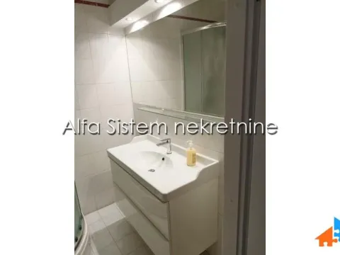 Izdavanje, trosoban stan, 81m², Vračar Sve Podlokacije, Beograd - image 16