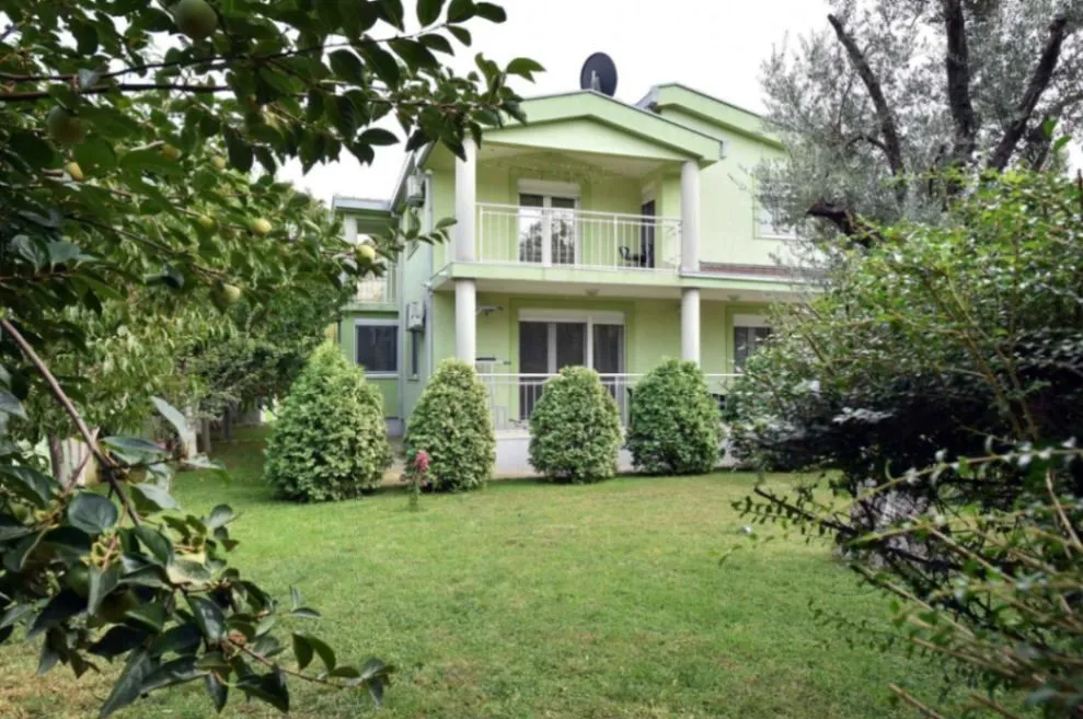 Izdavanje, kuća, 175m², Vranići, Podgorica