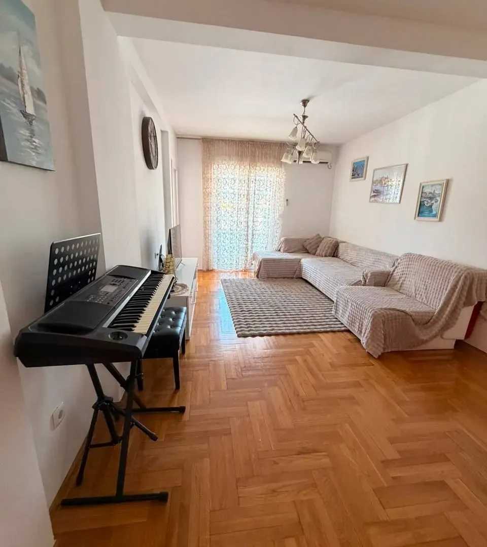 Rent, two bedroom apartment, 70m², Babilonija, Budva