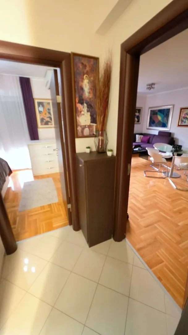 Izdavanje, jednosoban stan, 48m², Podkošljun, Budva