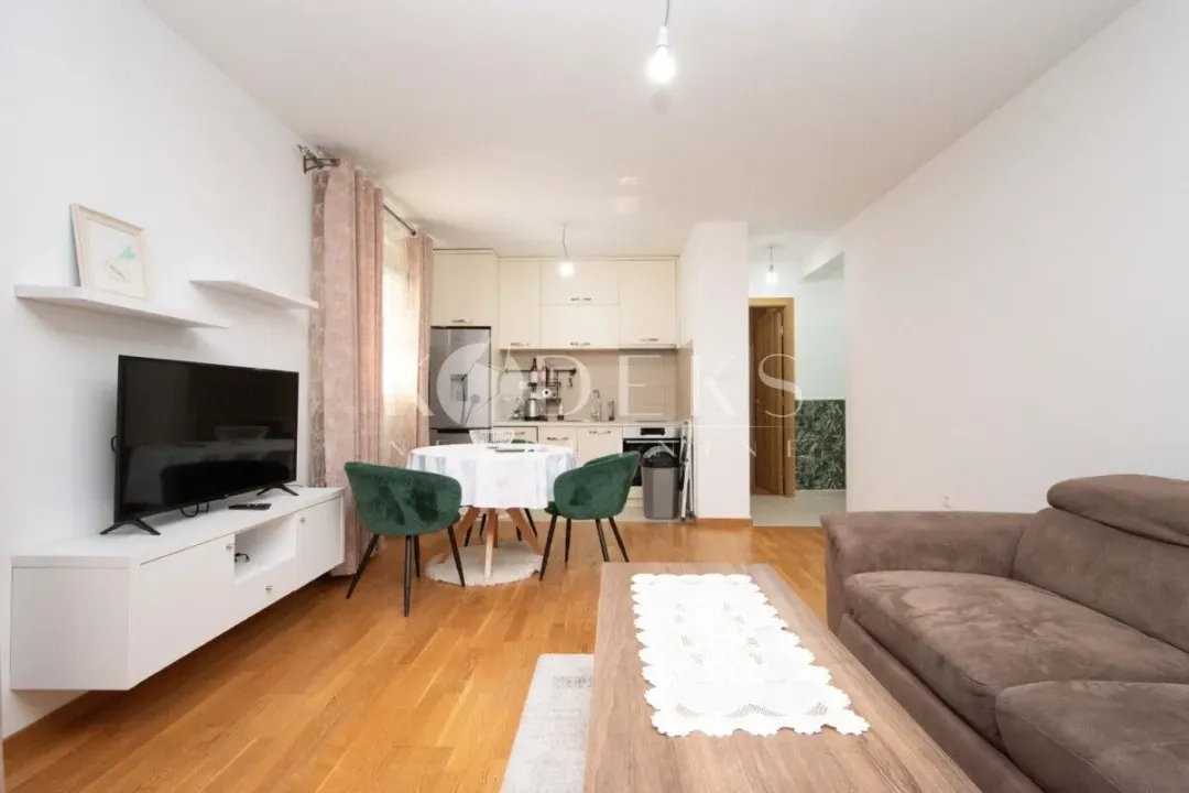 Izdavanje, dvosoban stan, 61m², Ljubović, Podgorica