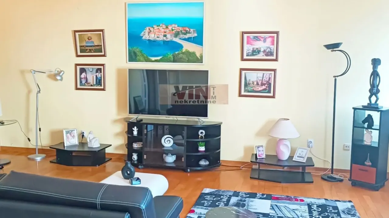 Izdavanje, četvorosoban stan, 106m², Centar Sve Podlokacije, Beograd