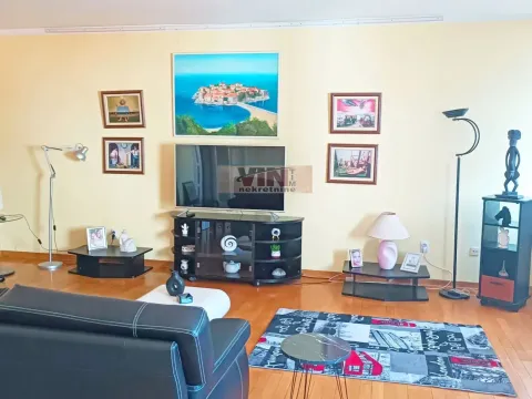 Izdavanje, četvorosoban stan, 106m2, Centar, Beograd Izdavanje, četvorosoban stan, 106m2, Centar, Beograd
