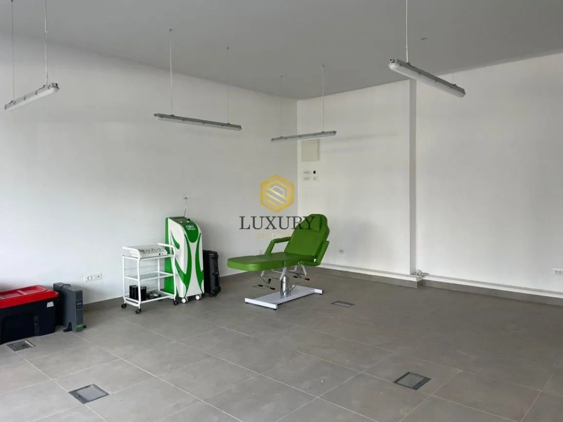 Rent, office space, 84m², Pobrežje, Podgorica