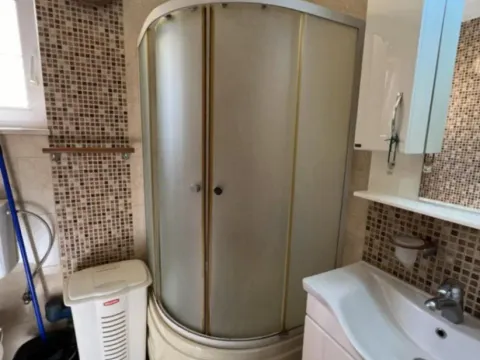 Izdavanje, dvosoban stan, 70m², Centar, Bar - image 3