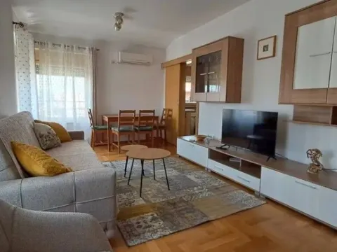 Izdavanje, jednosoban stan, 45m², Stari Aerodrom, Podgorica - image 9