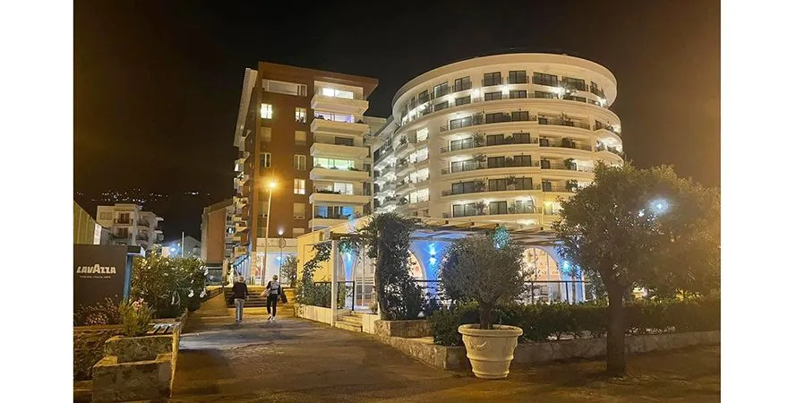 Sale, apartment, 105m², Bulevar, Budva