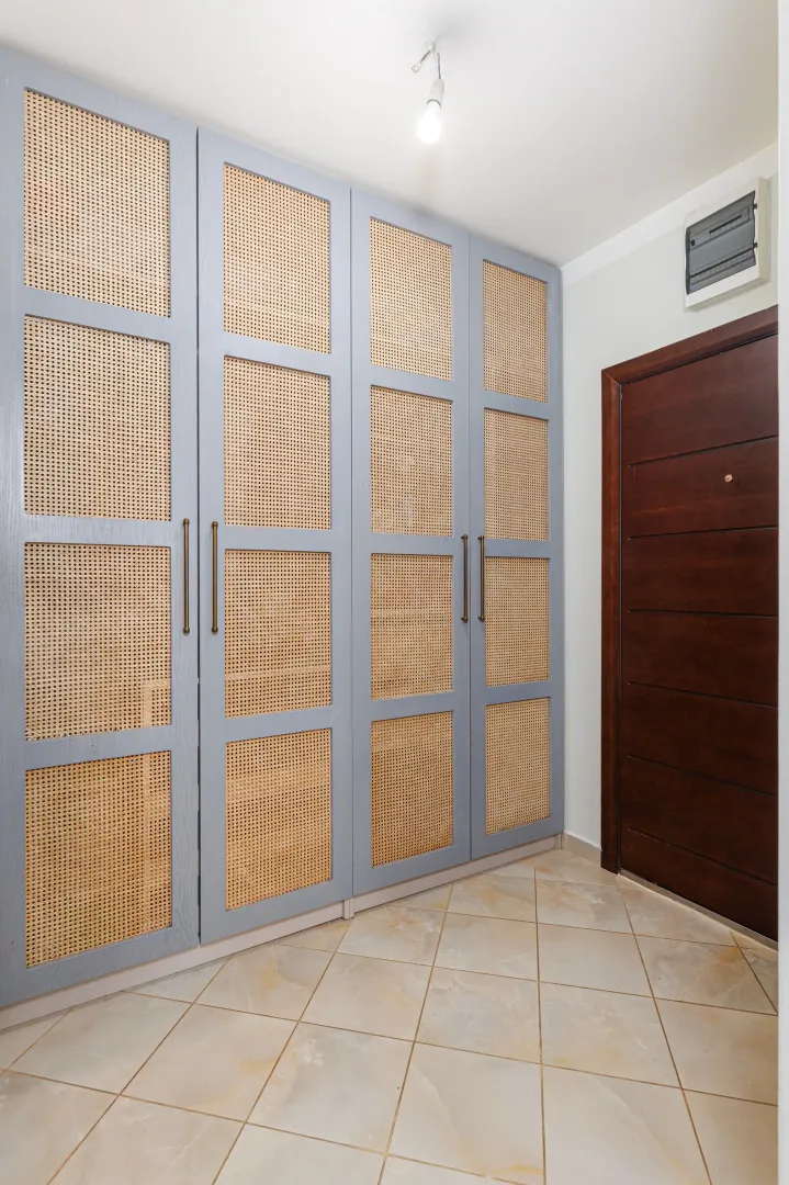 Prodaja, dvosoban stan, 66m², Lazi, Budva