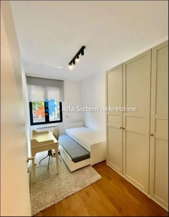 Rent, two bedroom apartment, 60m², Crveni Krst, Beograd