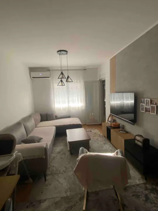 Izdavanje, jednosoban stan, 47m², Pobrežje, Podgorica