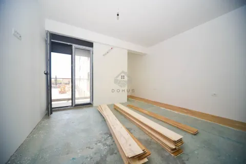 Prodaja, dvosoban stan, 70m², Stari Aerodrom, Podgorica - image 4