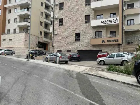 Sale, one bedroom apartment, 42m², Bečići, Budva - image 1