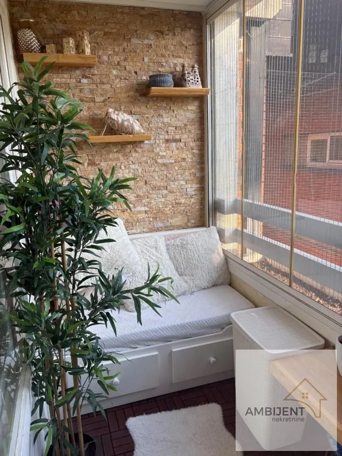 Prodaja, trosoban stan, 73m², Galenika, Beograd