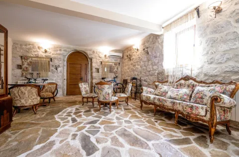 Sale, house, 500m², Orahovac, Kotor - image 3