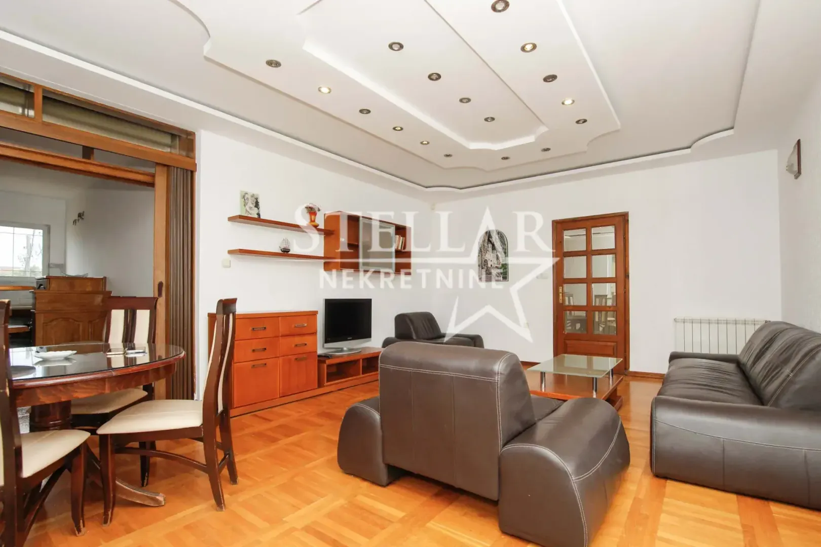 Izdavanje, kuća, 250m², Tološi, Podgorica