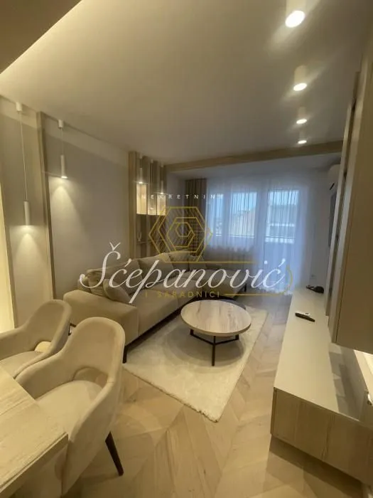 Izdavanje, dvosoban stan, 52m², Grbavica, Novi Sad Sve Podlokacije