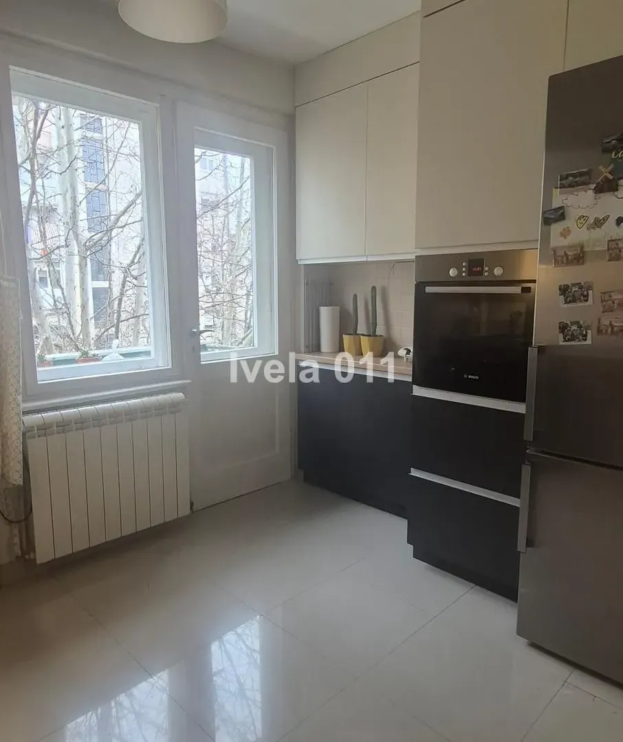 Sale, two bedroom apartment, 72m², Kalenić Pijaca, Vračar Sve Podlokacije