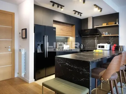 Izdavanje, trosoban stan, 88m², Savski Venac, Beograd - image 20