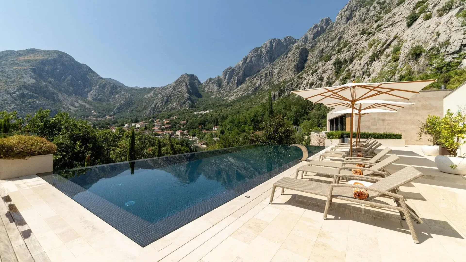 Prodaja, kuća, 526m², Orahovac, Kotor