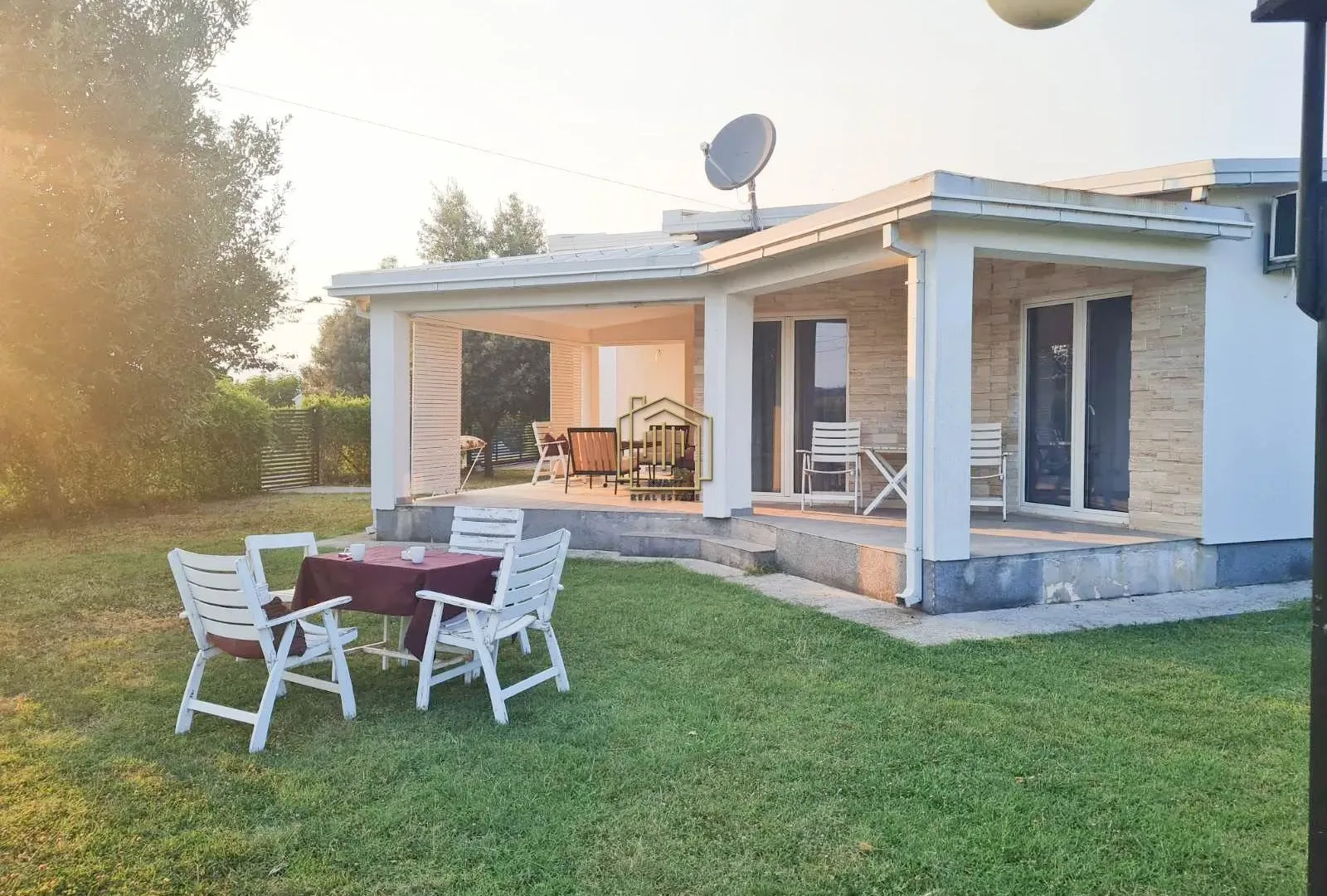 Izdavanje, kuća, 200m², Spuž, Danilovgrad