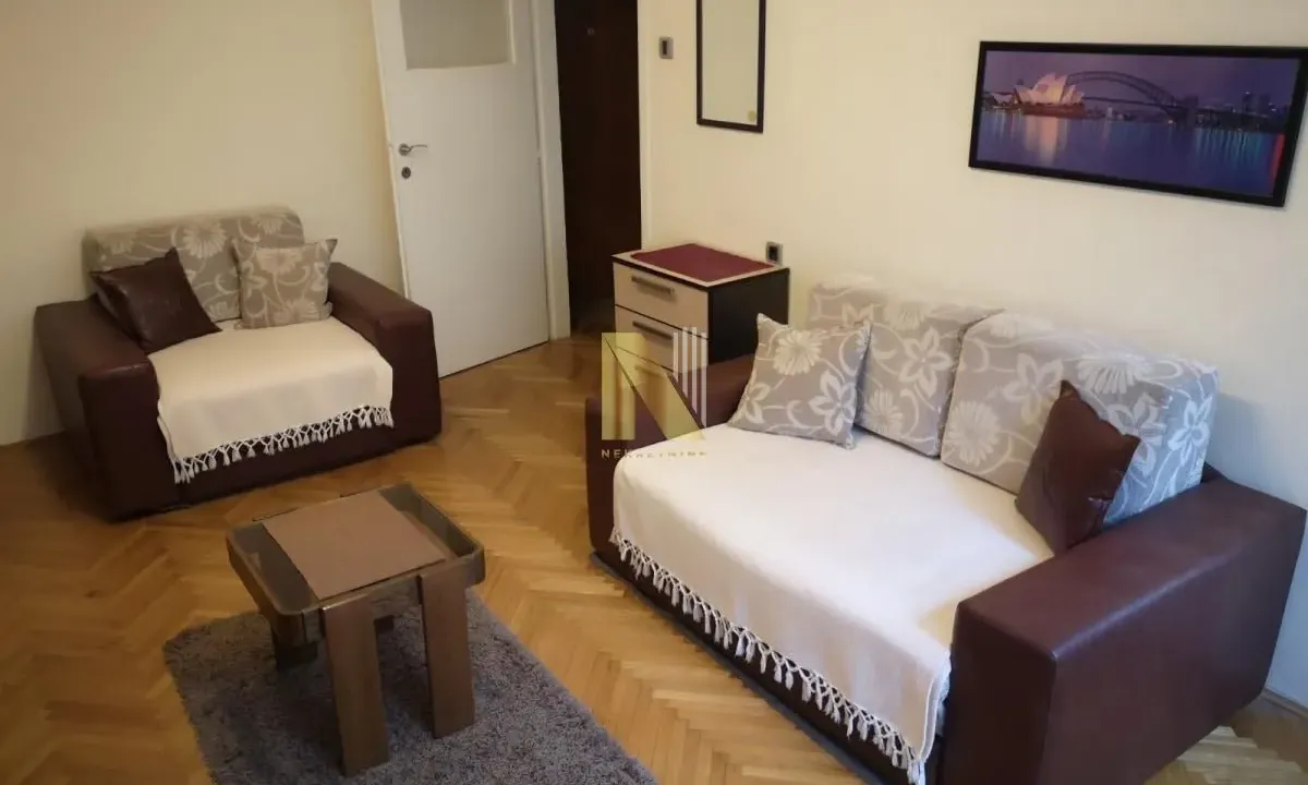 Izdavanje, garsonjera, 23m², Rotkvarija, Novi Sad Sve Podlokacije