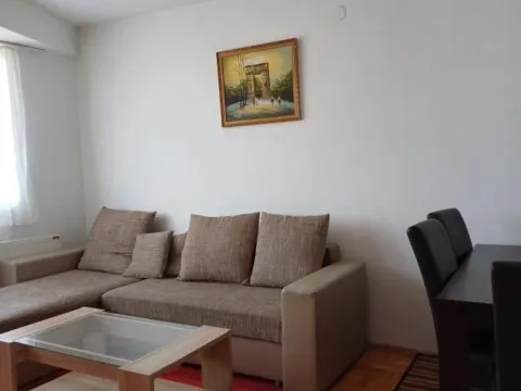 Izdavanje, jednosoban stan, 39m², Medijana, Niš