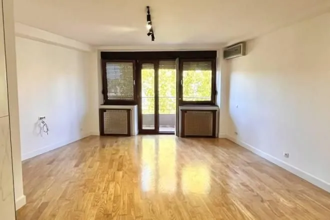 Izdavanje, stan, 111m², Vračar Hram, Vračar Sve Podlokacije